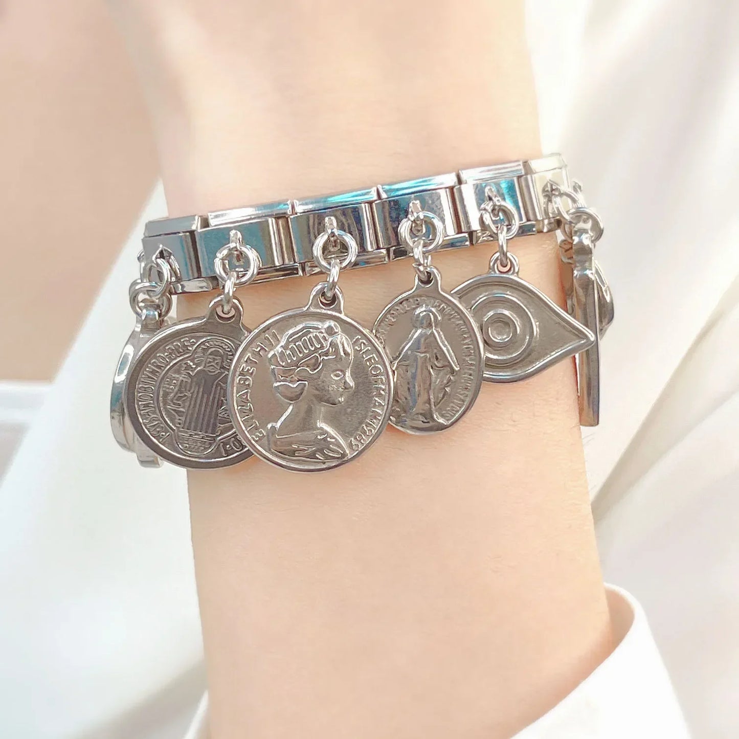 Heart Eye Moon Virgin Mary of Jesus DJ668A