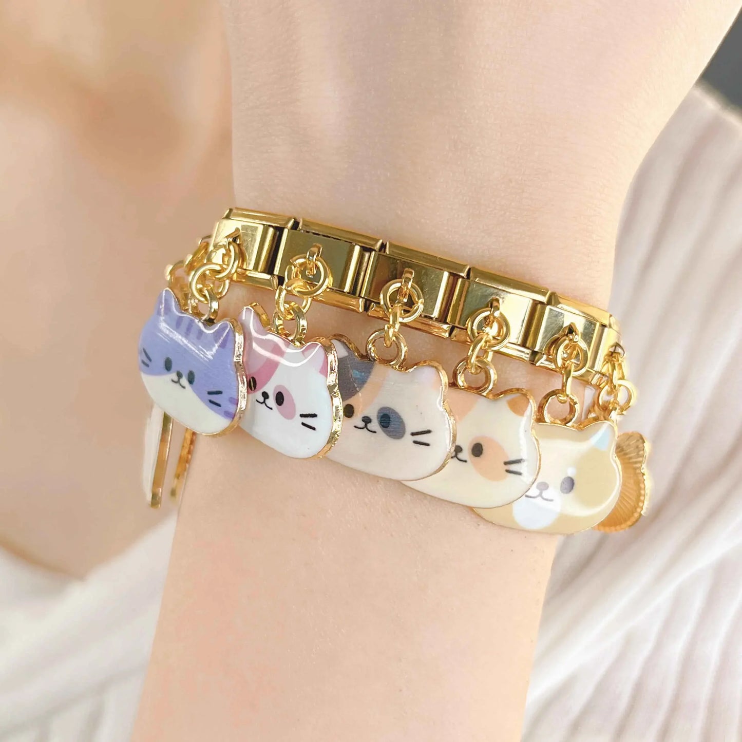Gold Color Cute Cat DJ672